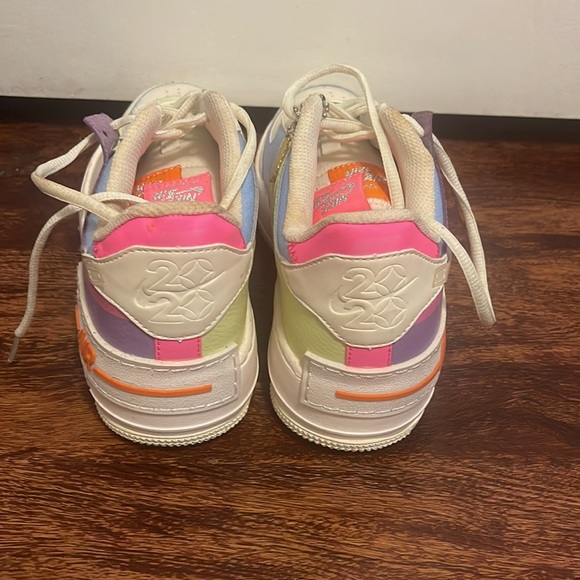 Nike Air - Picture 3 of 5